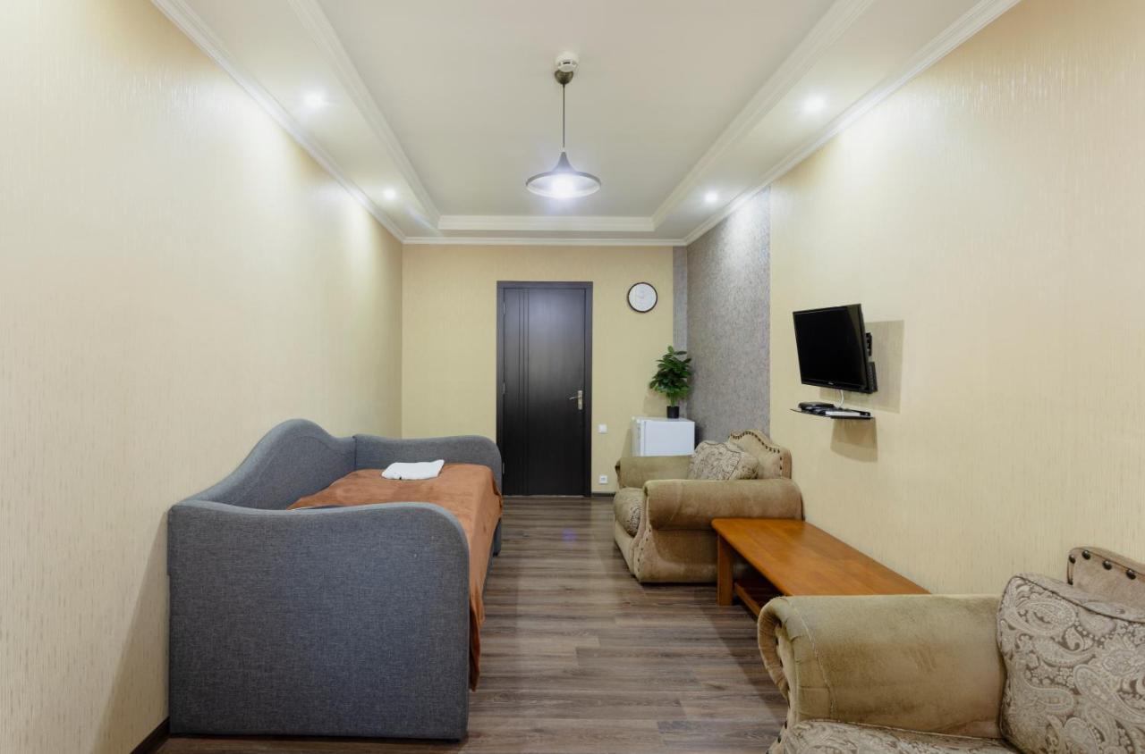 טביליסי Marcos Hotel מראה חיצוני תמונה