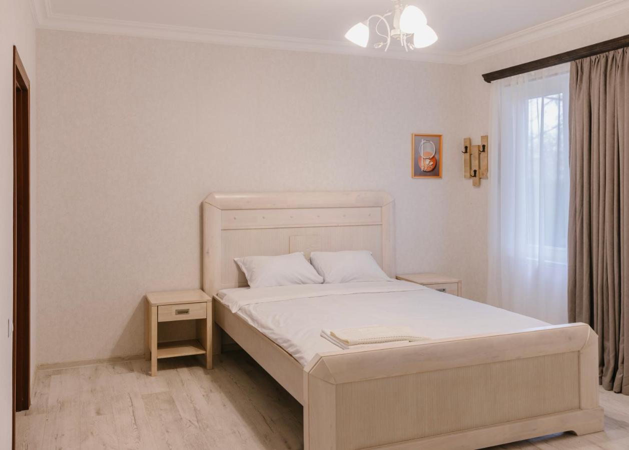 טביליסי Marcos Hotel מראה חיצוני תמונה