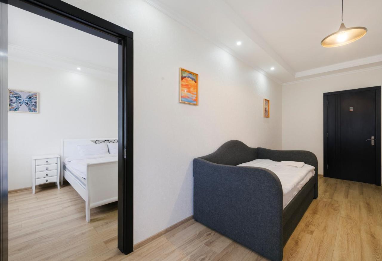 טביליסי Marcos Hotel מראה חיצוני תמונה